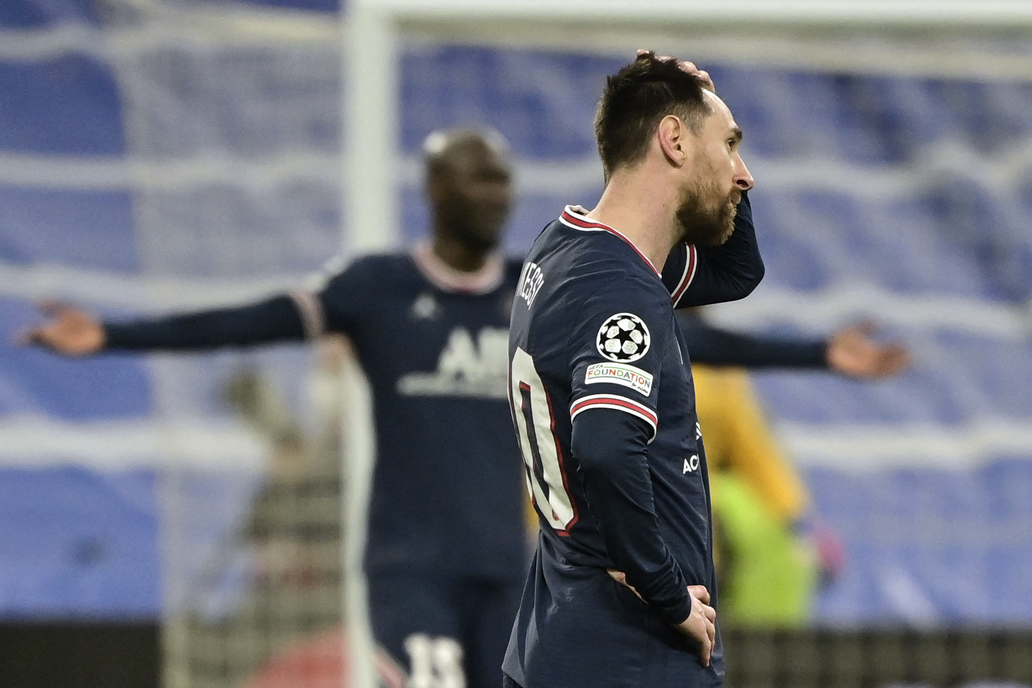 Lionel Messi ha sido el centro de las críticas por la eliminación del PSG de la Champions League. (Foto Prensa Libre: AFP).