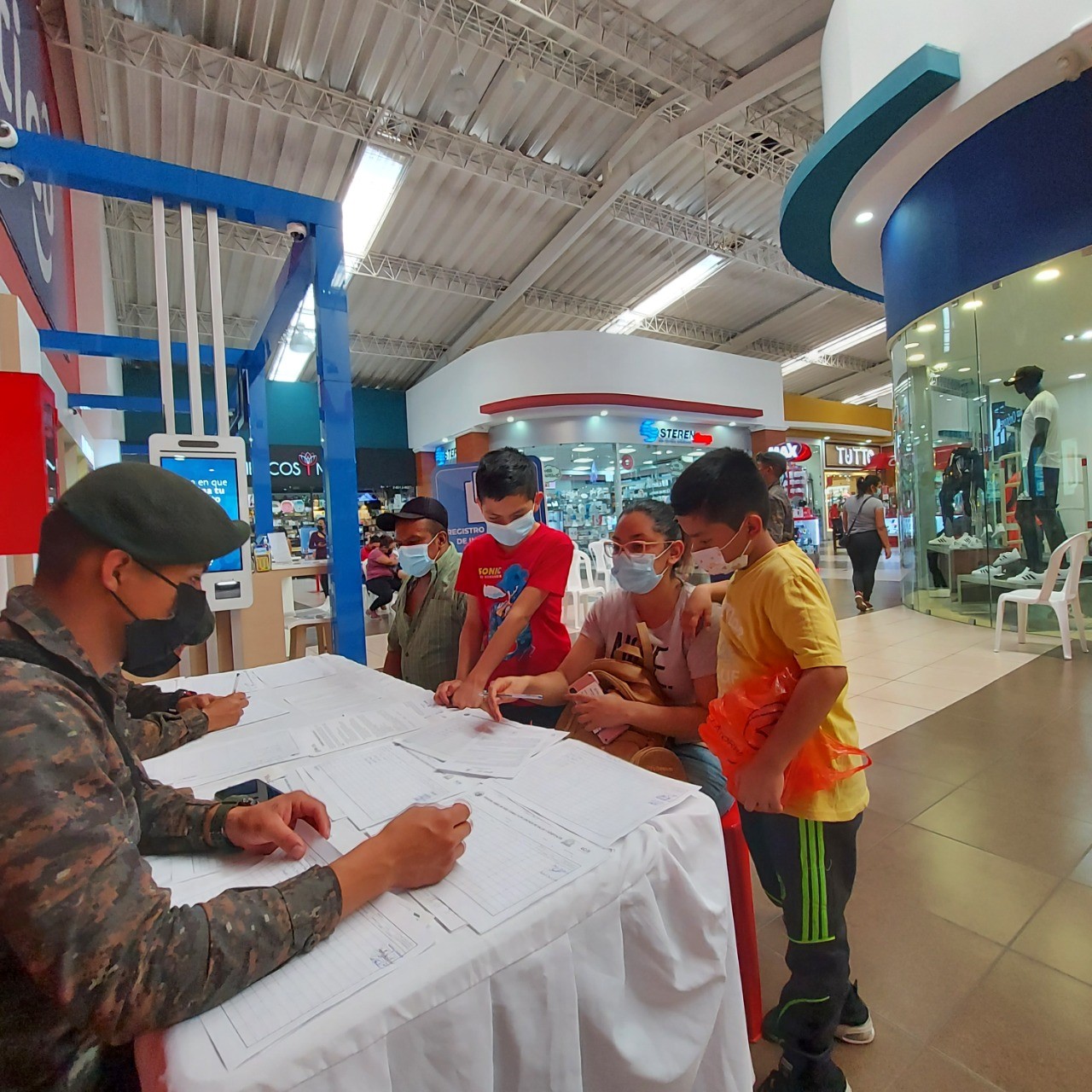 Operación en centros comerciales de Guatemala