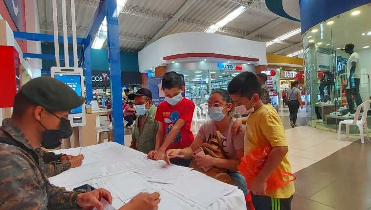 Operación en centros comerciales de Guatemala
