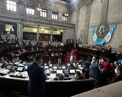 Entre polémicos decretos y millonarias transferencias concluye el período legislativo