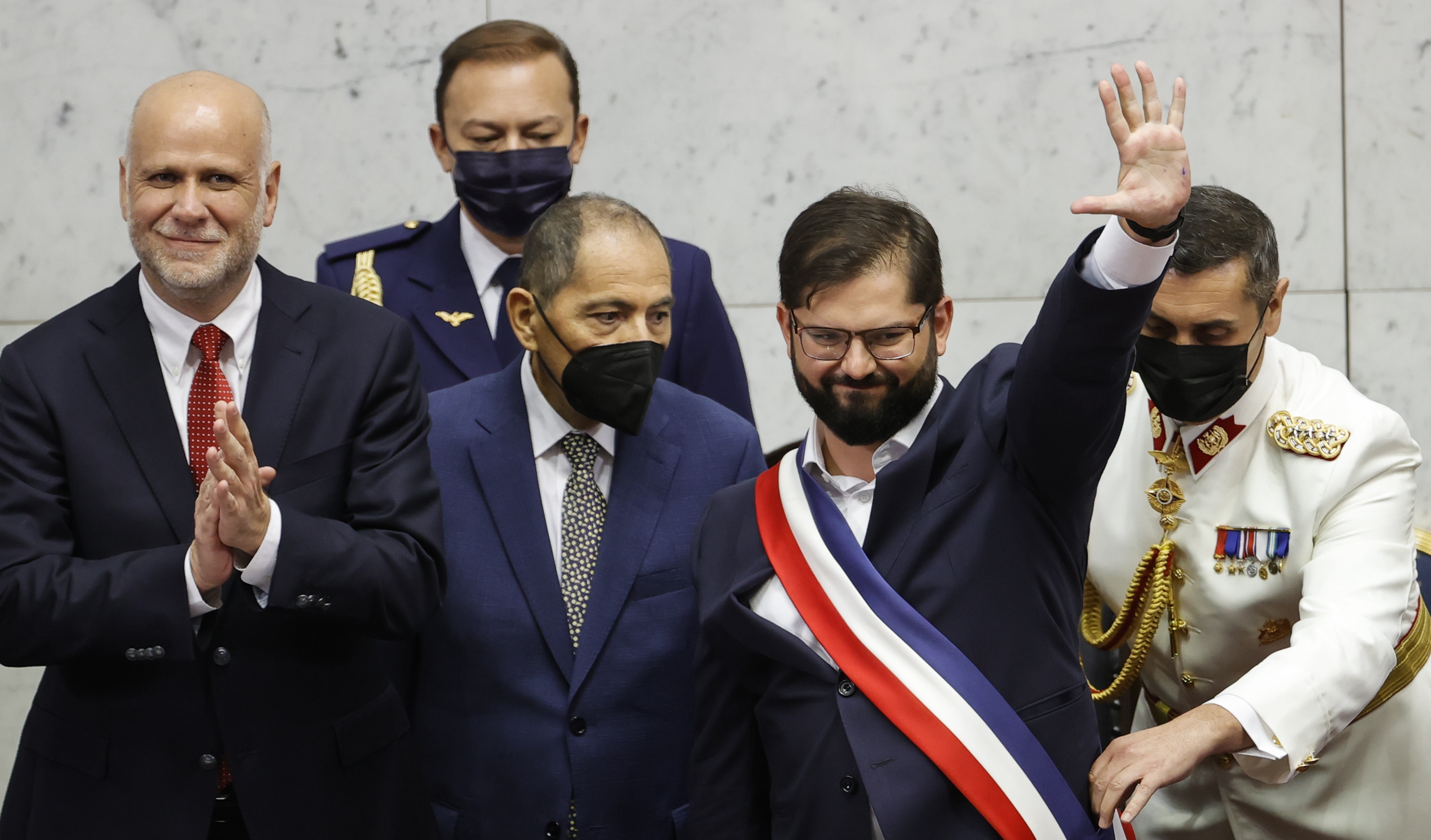 Gabriel Boric asume como presidente de Chile en busca de un cambio “profundo” para su país