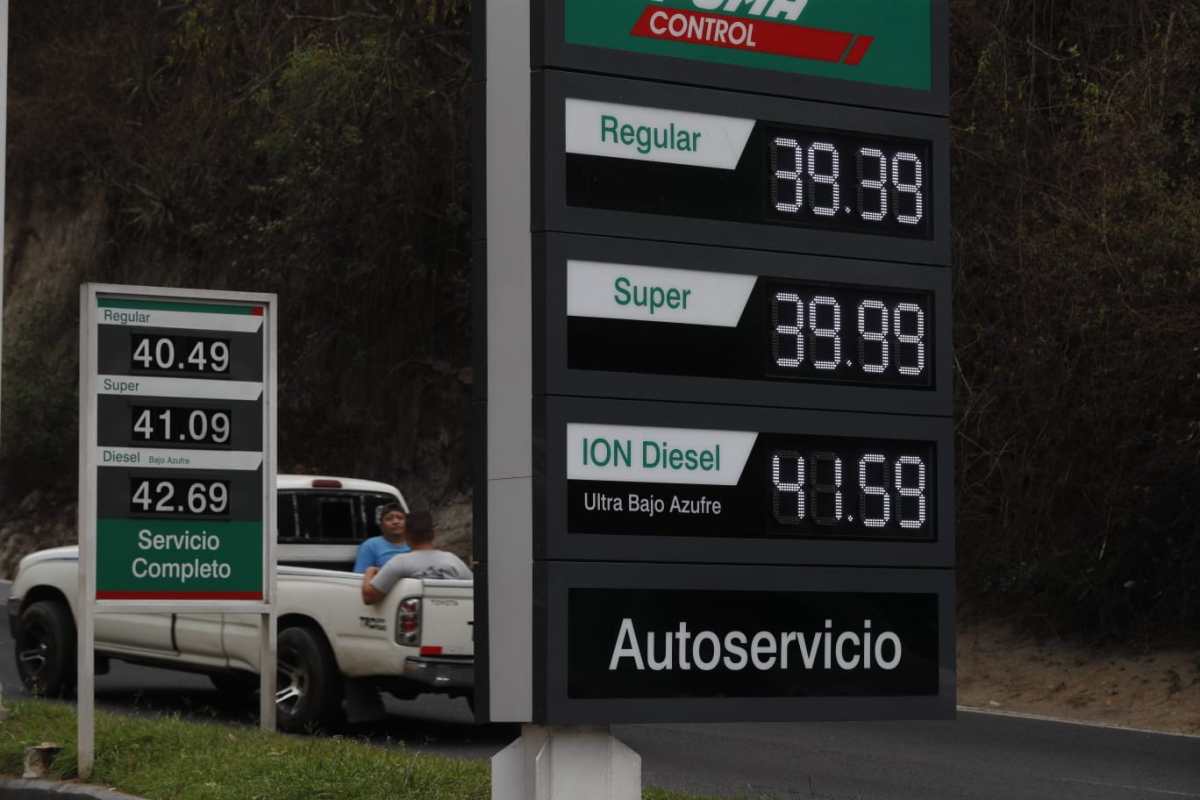 Ejecutivo propone subsidio de Q5 por galón de diésel para afrontar el alza en los precios de los combustibles en Guatemala