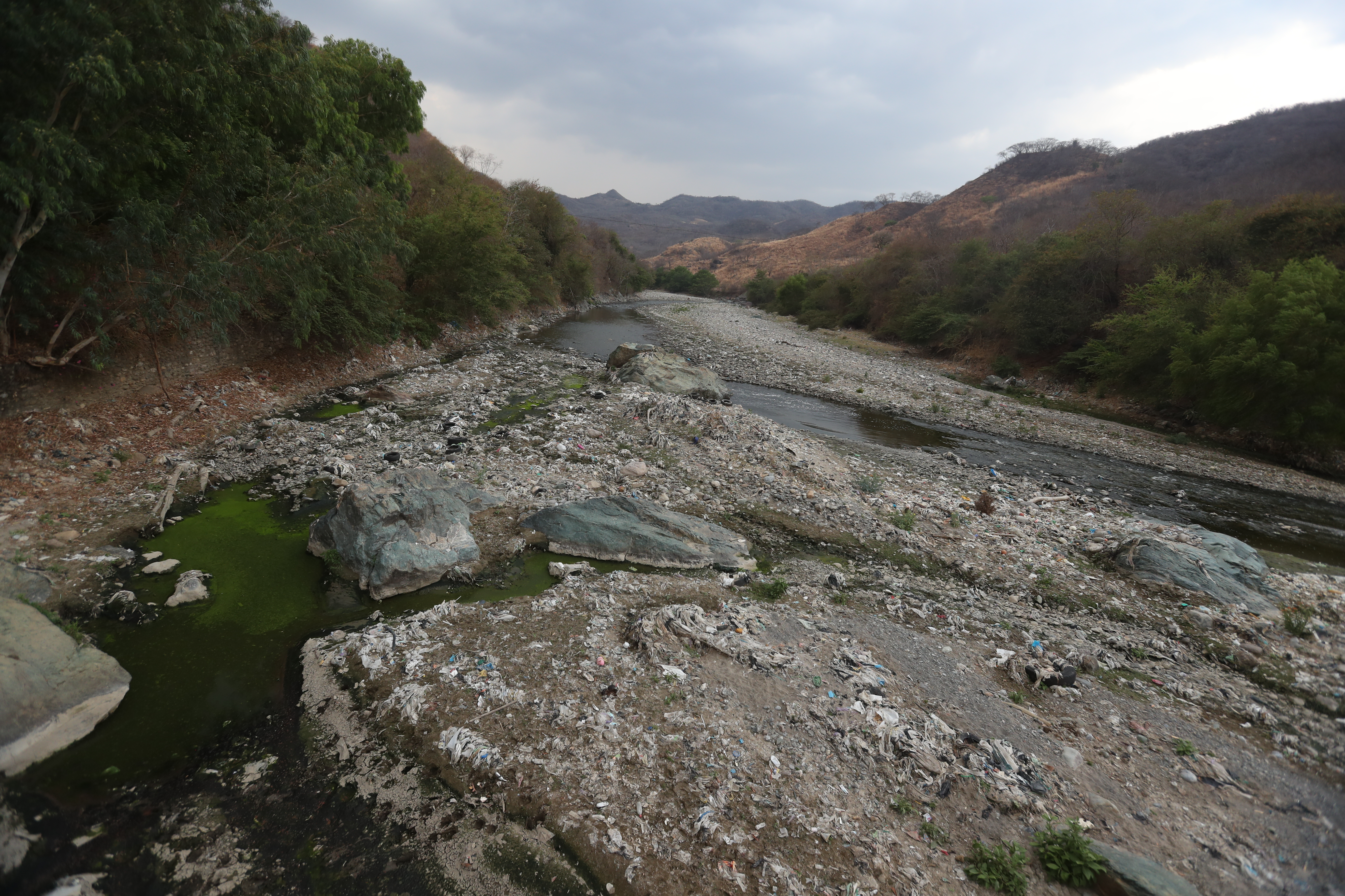 La contaminación del río Motagua deberá su tema urgente a atender para las autoridades ambientales de Guatemala por la demanda internacional que plantea Honduras por la contaminación de sus playas. (Foto Prensa Libre: Juan Diego González / Hemeroteca PL).

Juan Diego Gonzlez.  250322