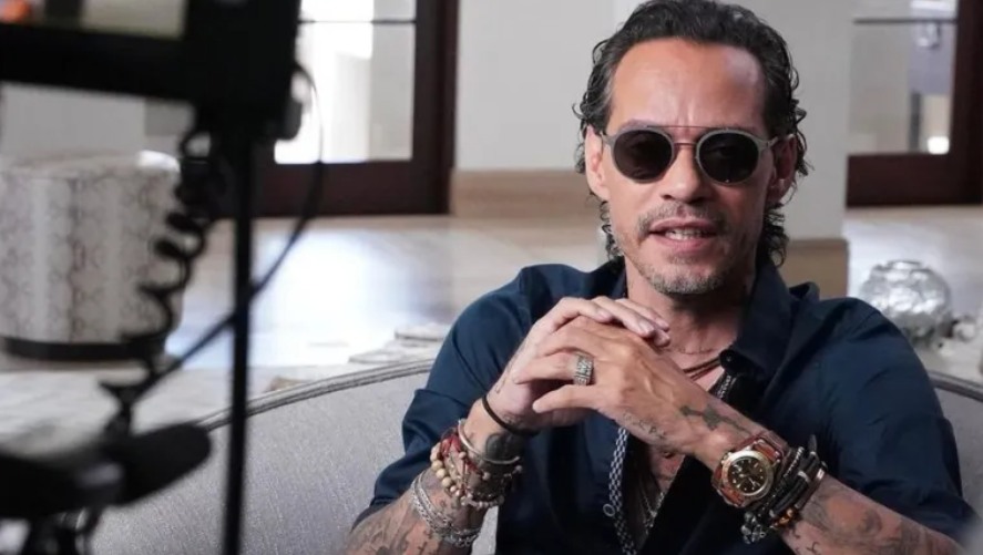 El cantante de 53 años causó dudas después de su presentación en la gira Pa'alla Voy. (Foto Prensa Libre: Twitter)