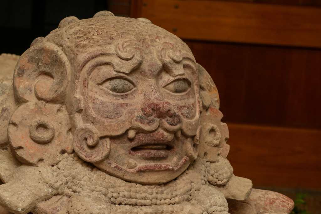 “Rostro de Jaguar” la magnífica pieza maya que se expone en la Universidad Rafael Landívar 