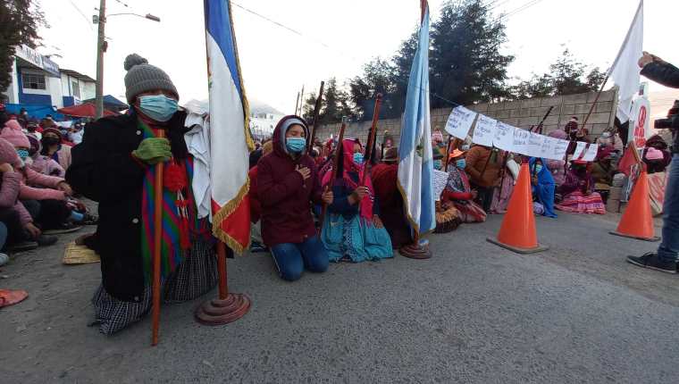 Vecinos han protagonizado protestas desde hace varios días en el Valle del Palajunoj, se oponen al plan de ordenamiento territorial. (Foto Prensa Libre: Mynor Toc)