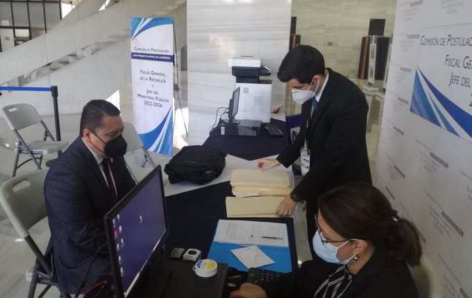 Aspirantes a fiscal general presentas pruebas de descargo por impedimentos en su contra. (Foto: Prensa Libre Guatemala Visible)