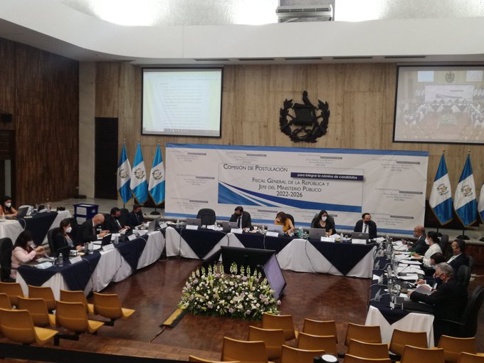 En la sexta reunión la Comisión de Postulación analiza las 33 objeciones presentadas en contra de 8 aspirantes a fiscal general. (Foto: Prensa Libre Guatemala Visible)