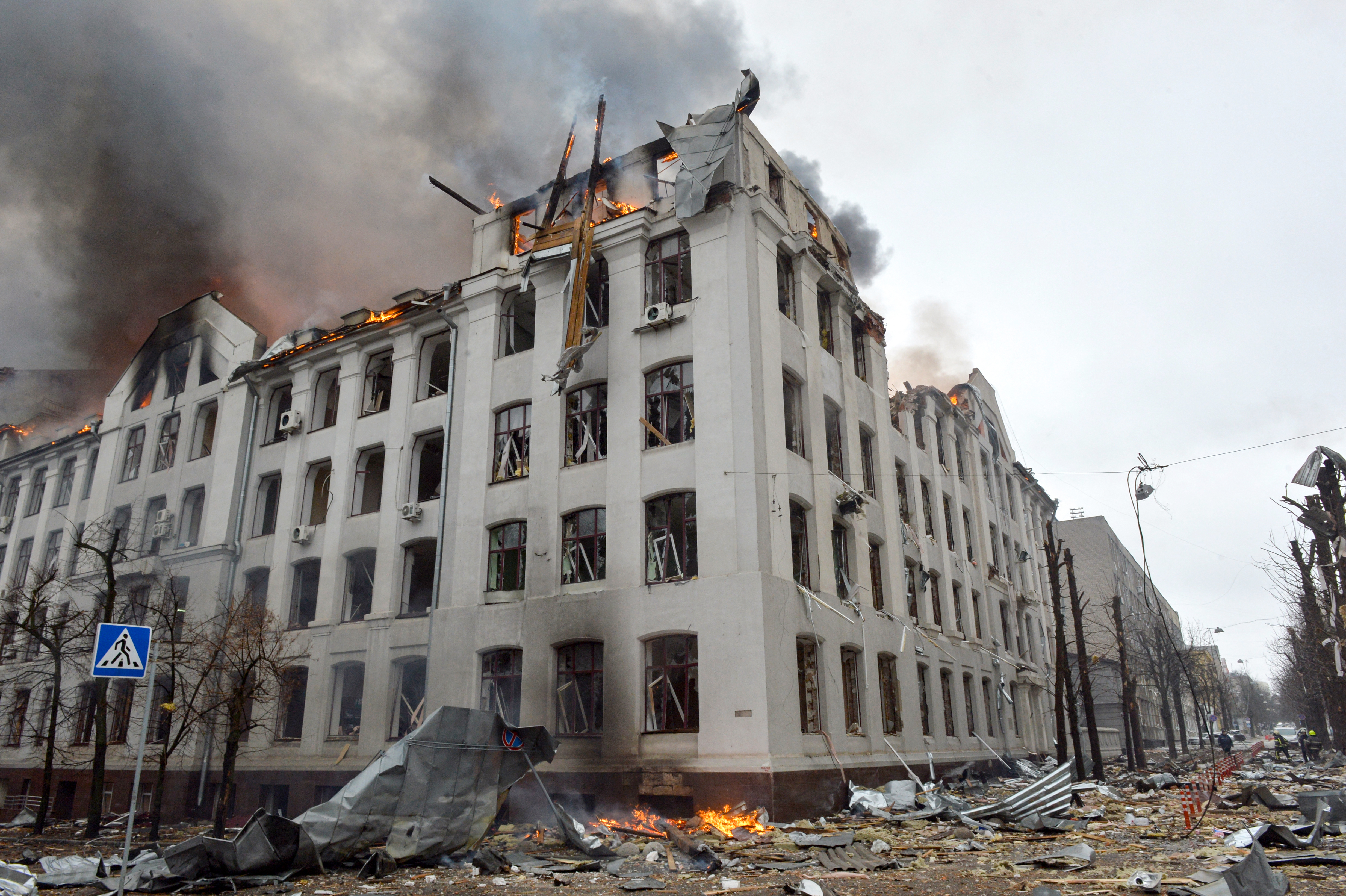 Здание разрушенное взрывом. Военные здания. Разрушенные здания в Украине. Разрушенные здания Украина 2022. Здание обладминистрации Харьков сейчас.