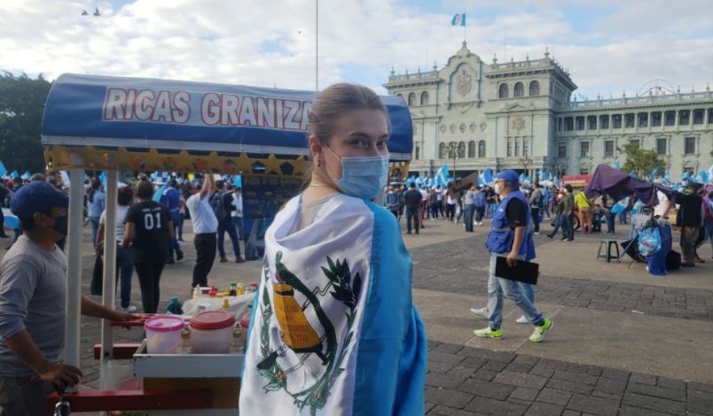 Inna Harbar, durante una concentración frente al Palacio Nacional de la Cultura. (Cortesía de Inna Harbar)