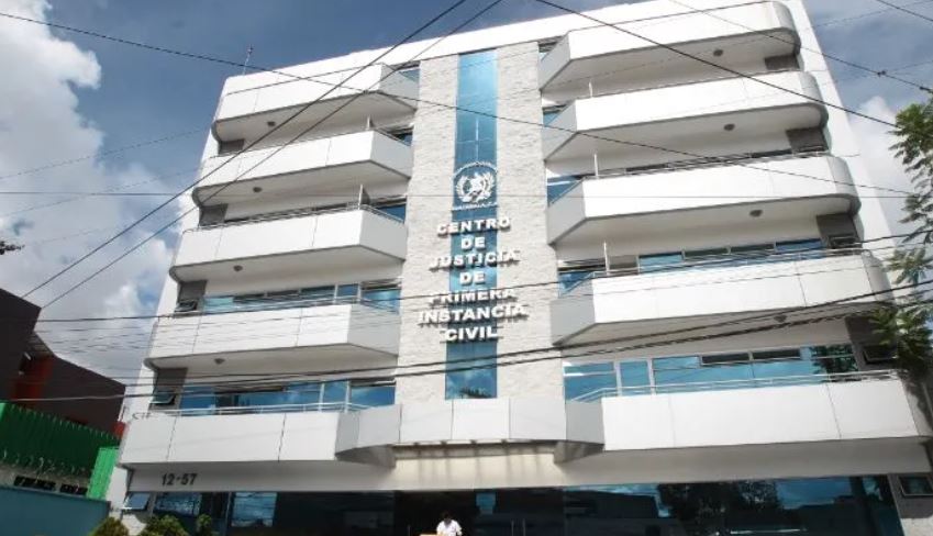 El hecho ocurrió en el edificio del OJ en la zona 9 capitalina. (Foto: Hemeroteca PL)