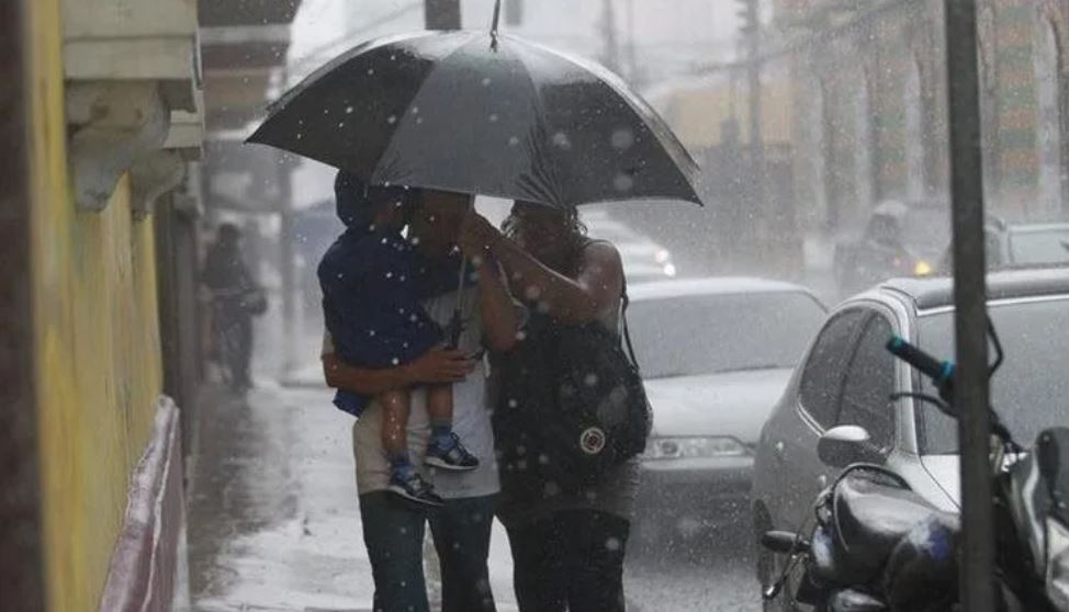 Lloviznas y lluvias podrían presentarse en las próximas horas. (Foto: Hemeroteca PL)