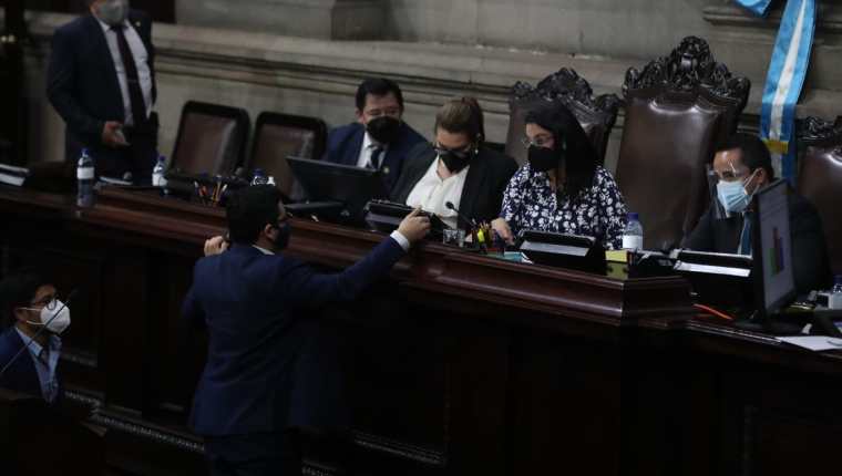Diputados discuten reformas a la Ley de Apoyo Social Temporal a los Consumidores de Gas Propano. (Foto Prensa Libre: Juan Diego González)