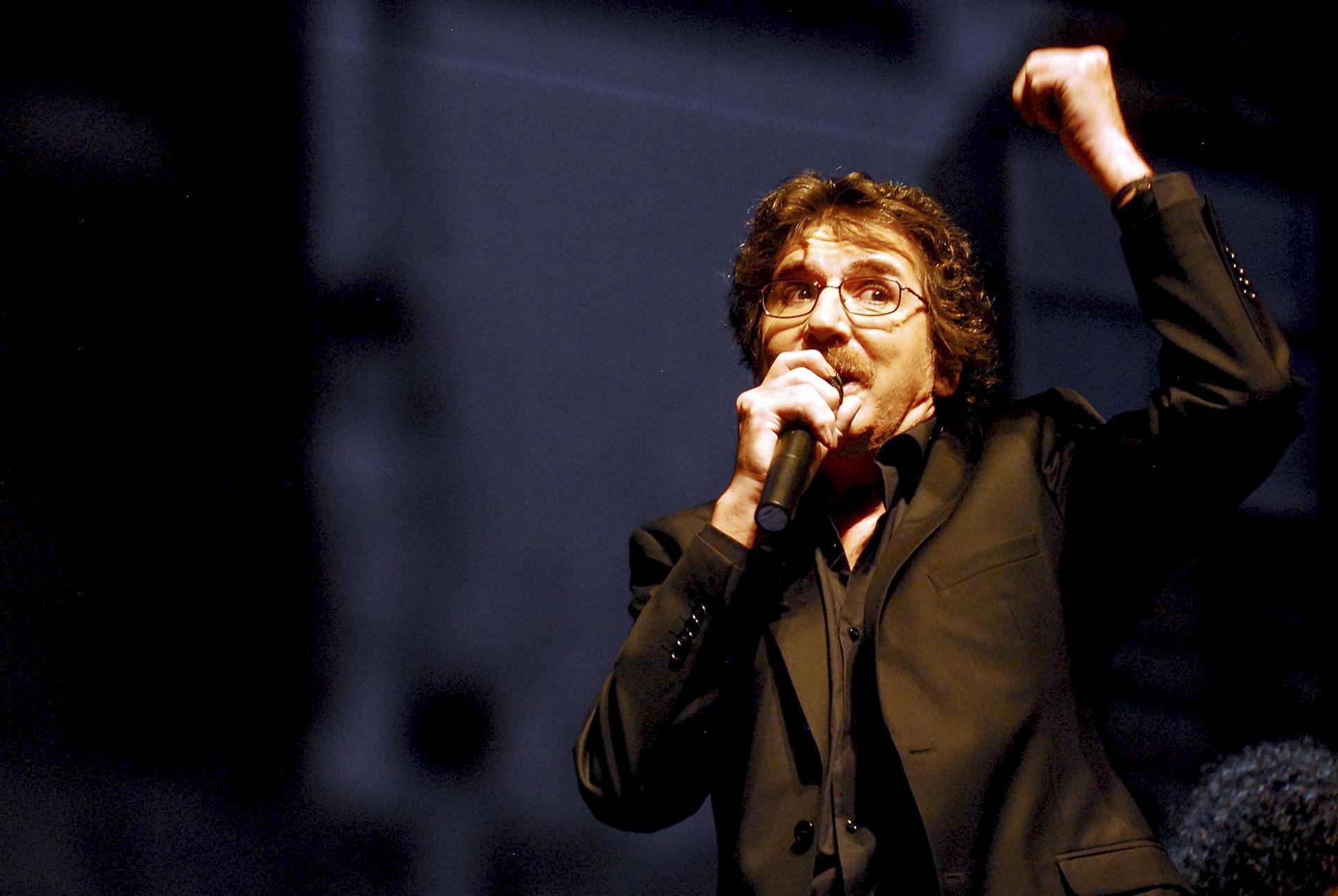 El músico argentino Charly García permanece internado con pronóstico "reservado" tras accidente doméstico. (Foto Prensa Libre: EFE)