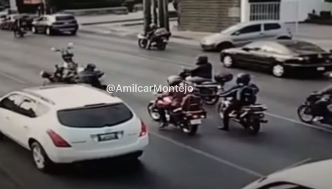 Pleito entre motoristas. (Captura de video: Amílcar Montejo)