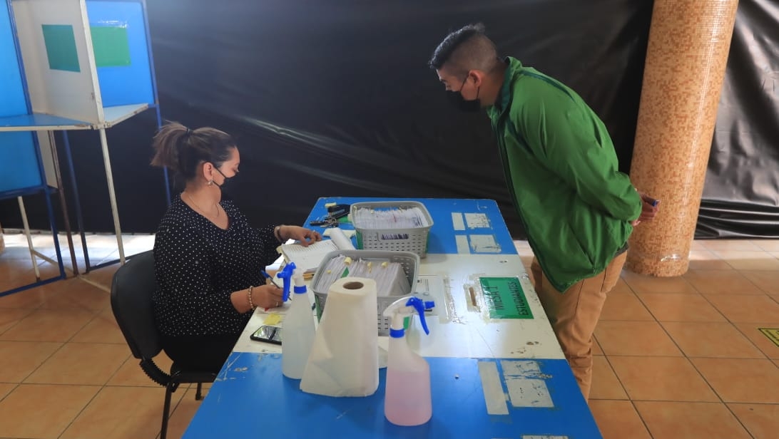 Usac concluye votación de cuerpos electorales para designación de nuevo rector, con Jordán Rodas y Walter Mazariegos a la cabeza