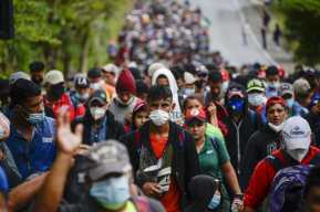 Guatemala refuerza seguridad fronteriza ante inminente llegada de caravana de migrantes