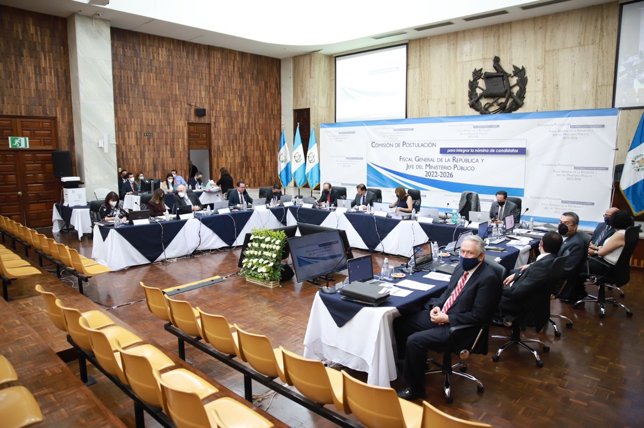 Los integrantes de la Comisión de Postulación terminaron de evaluar a 15 aspirantes a fiscal general 2022-2026. (Foto: Prensa Libre Organismo Judicial)