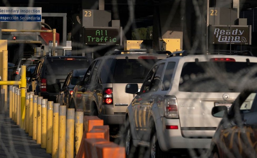 Los autos chocolate o chuecos entran a México por los cruces fronterizos.