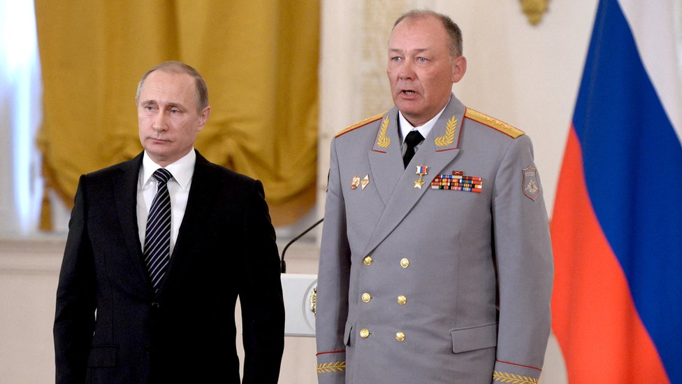 Vladimir Putin y Aleksandr Dvornikov en Moscú