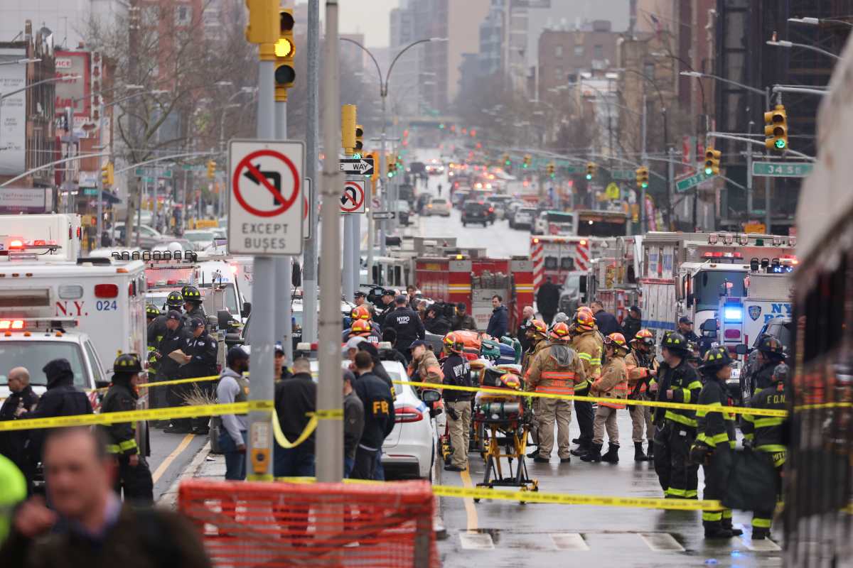 Reportan varios heridos tras ataque a balazos en el metro de Brooklyn en New York