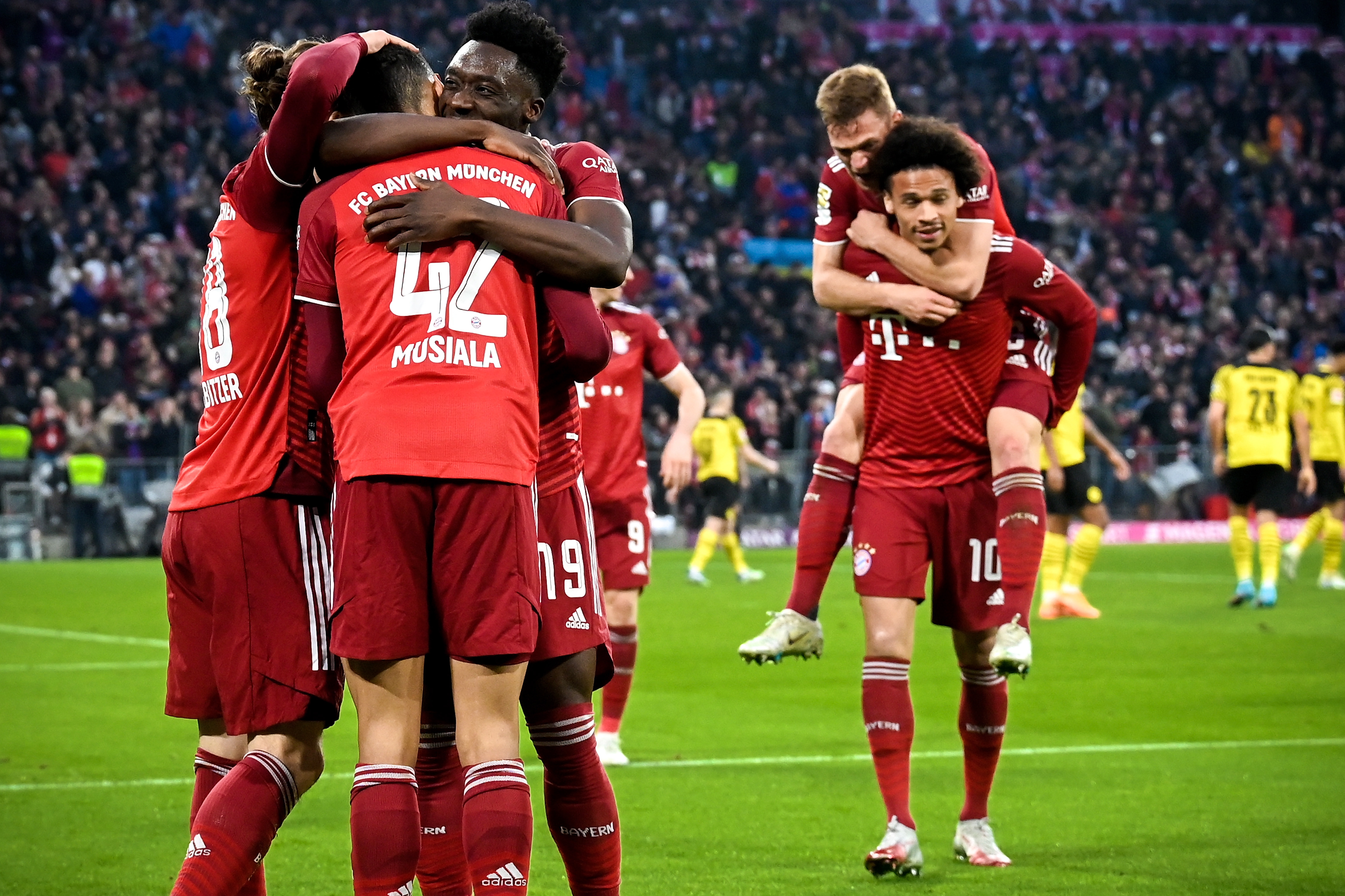 El Bayern celebra su décima Bundesliga seguida. Foto Prensa Libre (EFE)