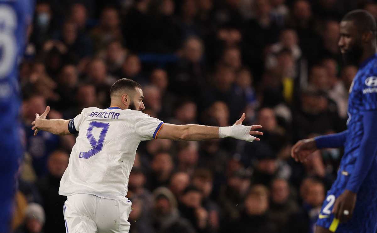 Nuevo hat-trick de Benzema ilusiona al Real Madrid tras derrotar al Chelsea en los cuartos de final de la Champions League