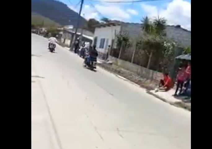 “Se mataron”: Video muestra cuando carrera clandestina de motocicletas termina en tragedia en Jalapa
