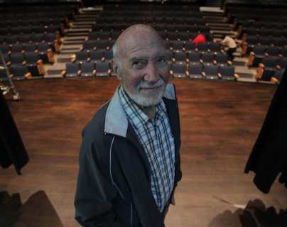 Dick Smith: El legado y trayectoria de un apasionado al teatro