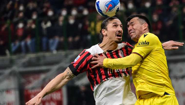 Ibrahimovic será baja para el AC Milan por lesión. (Foto: AFP)