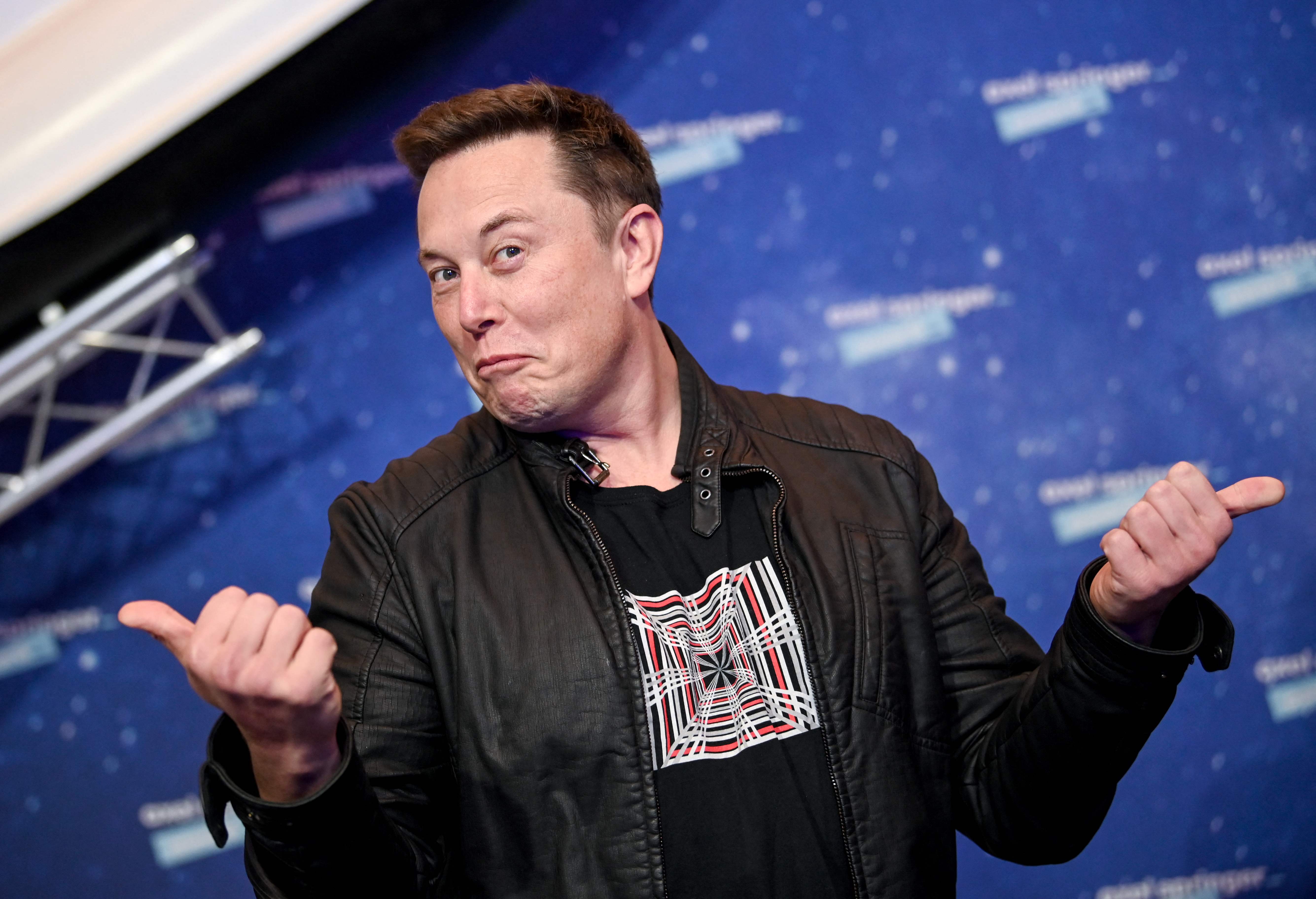 Elon Musk quiere comprar twitter