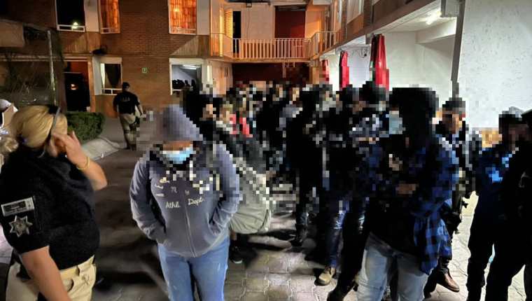 El Instituto Nacional de Migración (INM) de la Secretaría de Gobernación rescató a 79 personas migrantes, de ellas 65 son de Guatemala. (Foto Prensa Libre: Tomada de @INAMI_mx)