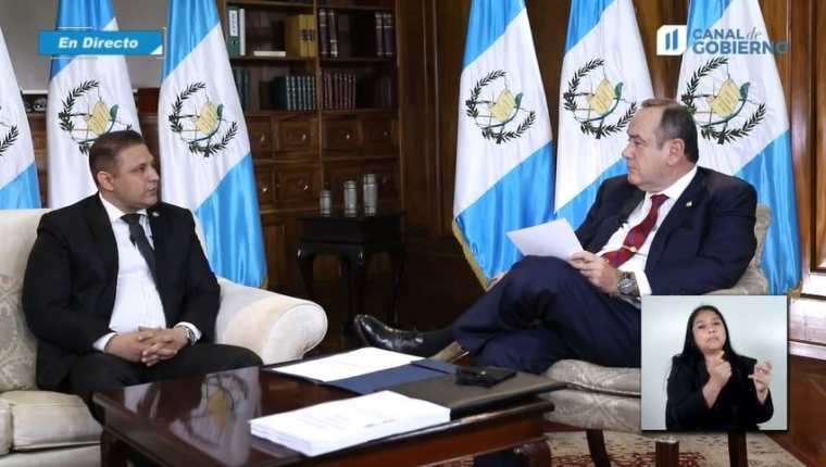 Henry Alejandro Elías Wilson, en la entrevista con el presidente Alejandro Giammattei en Casa Presidencial. (Foto Prensa Libre: Captura de video)