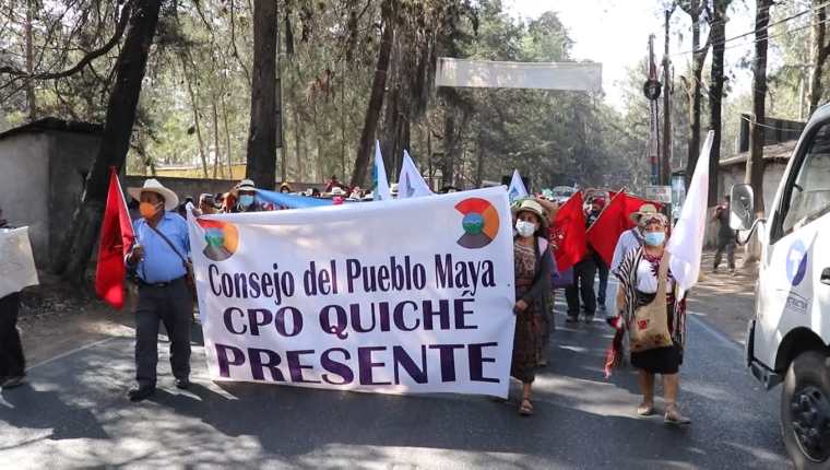Protesta que se realizó en Quiché, contra el alto costo de los productos de la canasta básica, los combustibles y el alto precio al pasaje del transporte urbano y extraurbano. (Foto Prensa Libre: Héctor Cordero)