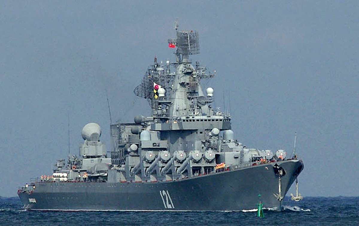 En que consistió la maniobra de distracción del ejército ucraniano para lograr derribar uno de los buques más poderosos de Rusia