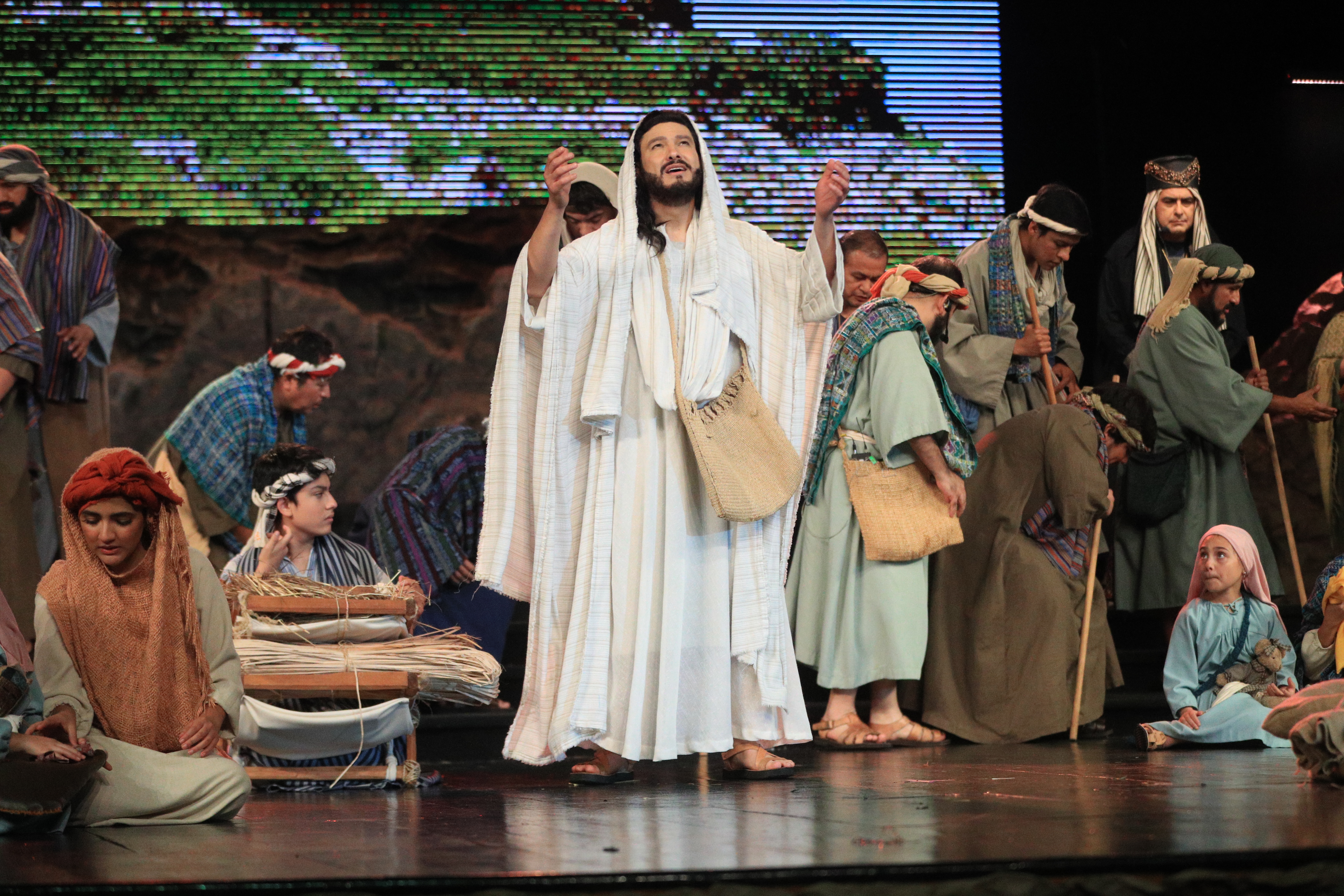 Después de una pausa de 2 años, la obra de teatro, La Vía Dolorosa, vuelve para conmover a cientos de guatemaltecos con la historia de la  vida, muerte y resurrección de Jesús.  (Foto Prensa Libre: María José Bonilla)