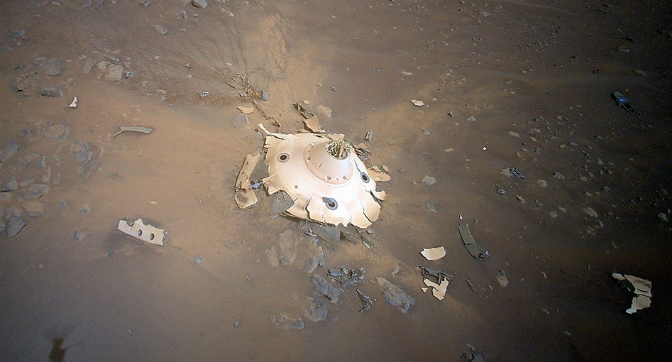 Fotografía de los restos de nave encontradas en Marte