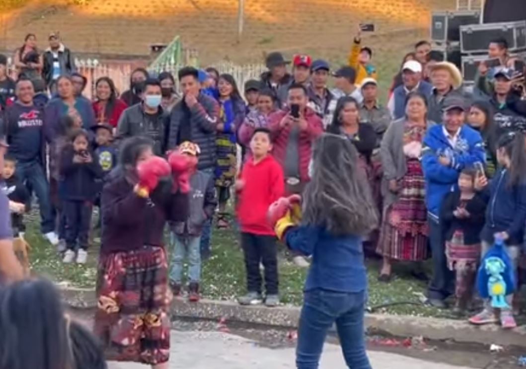 PELEAS DE MUJERES EN TOTONICAPÁN