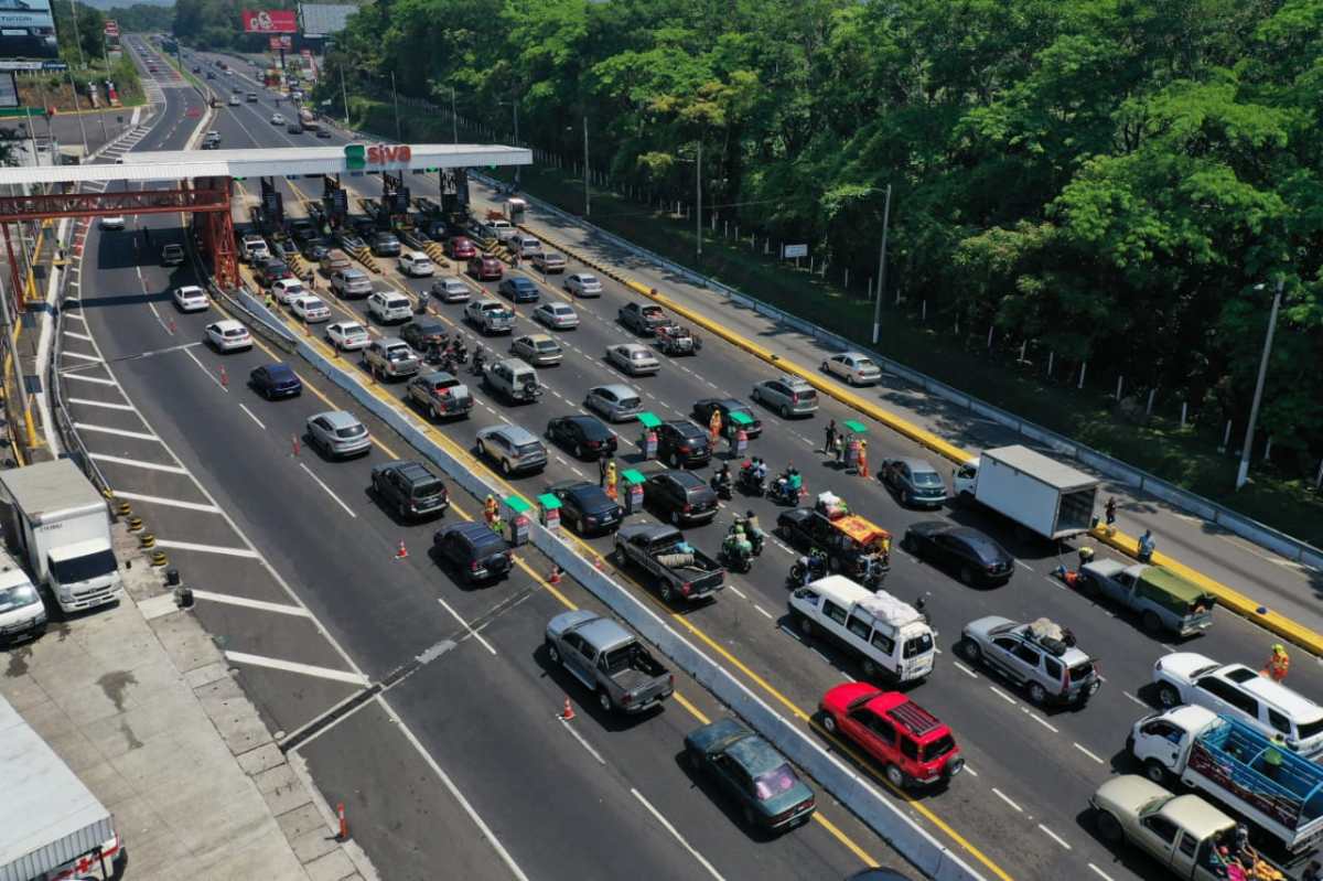 Masivo retorno: más de 60 mil vehículos han regresado desde el Viernes Santo y este domingo será el día más intenso
