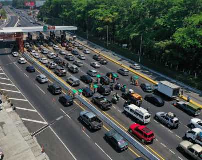 Masivo retorno: más de 60 mil vehículos han regresado desde el Viernes Santo y este domingo será el día más intenso