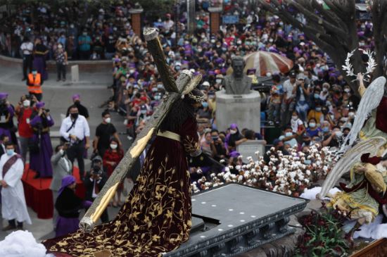 PROCESIÓN LAS TRES POTENCIAS