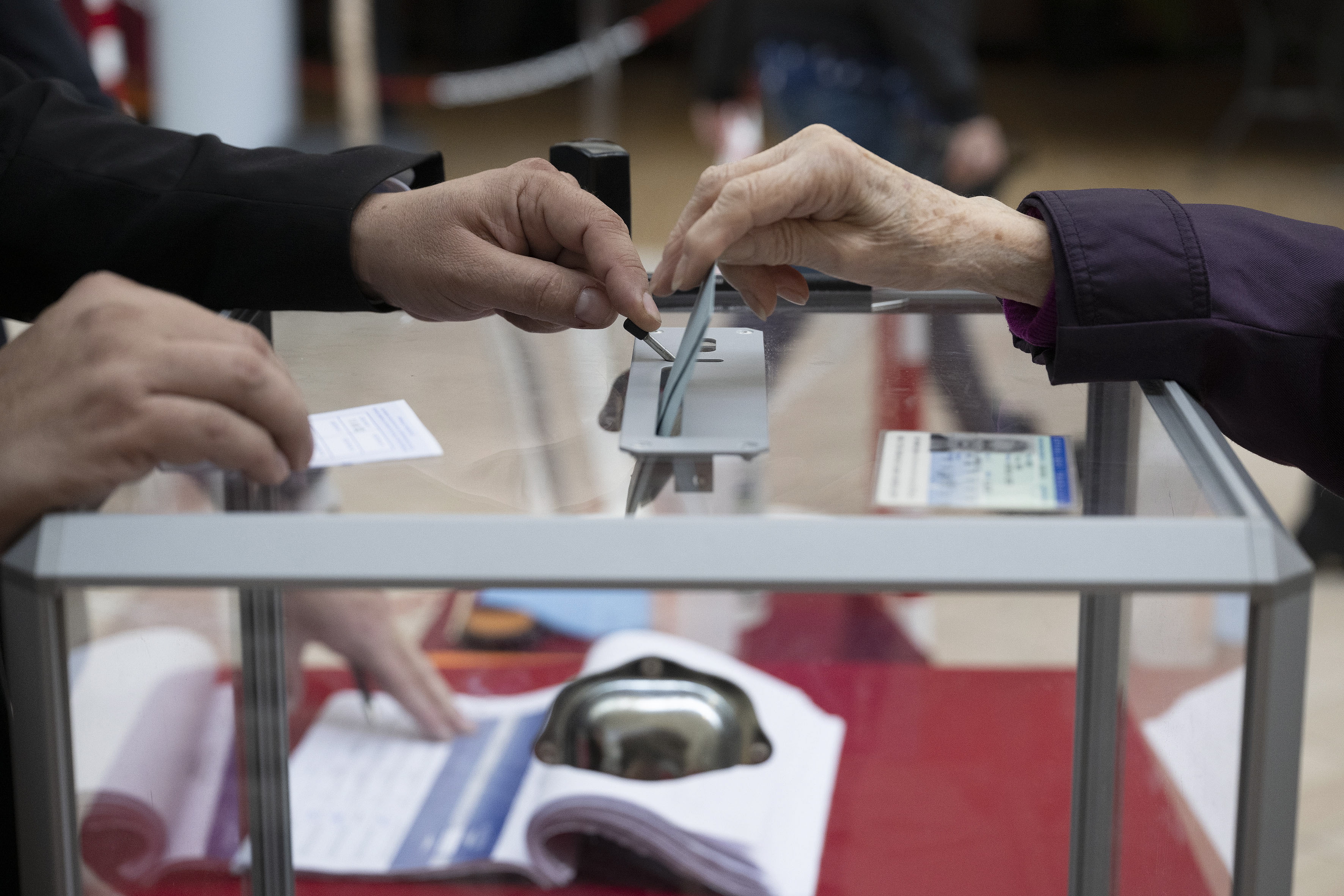 Elecciones en Francia: centrista Emmanuel Macron y ultraderechista Marine Le Pen se disputan la Presidencia