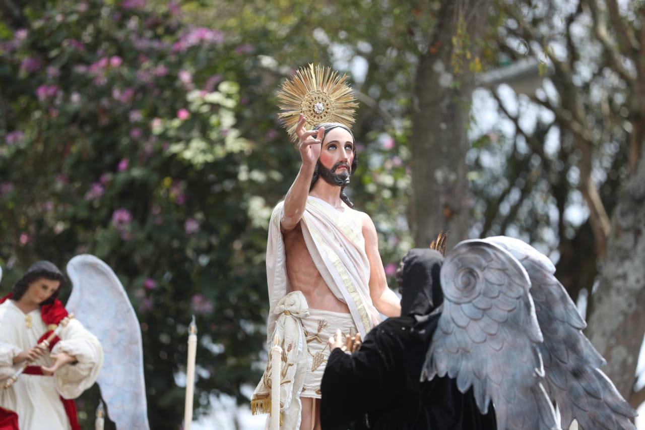 Fotogalería: Así fue el recorrido de la procesión de Cristo Resucitado y la Virgen de la Alegría por las calles del Centro Histórico
