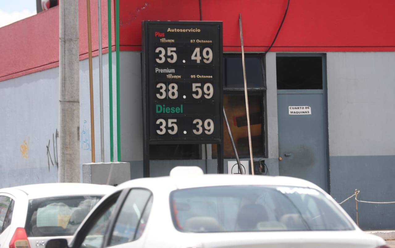 Los precios de los combustibles registraron una nueva alza esta semana. (Foto, Prensa Libre: Érick Ávila).