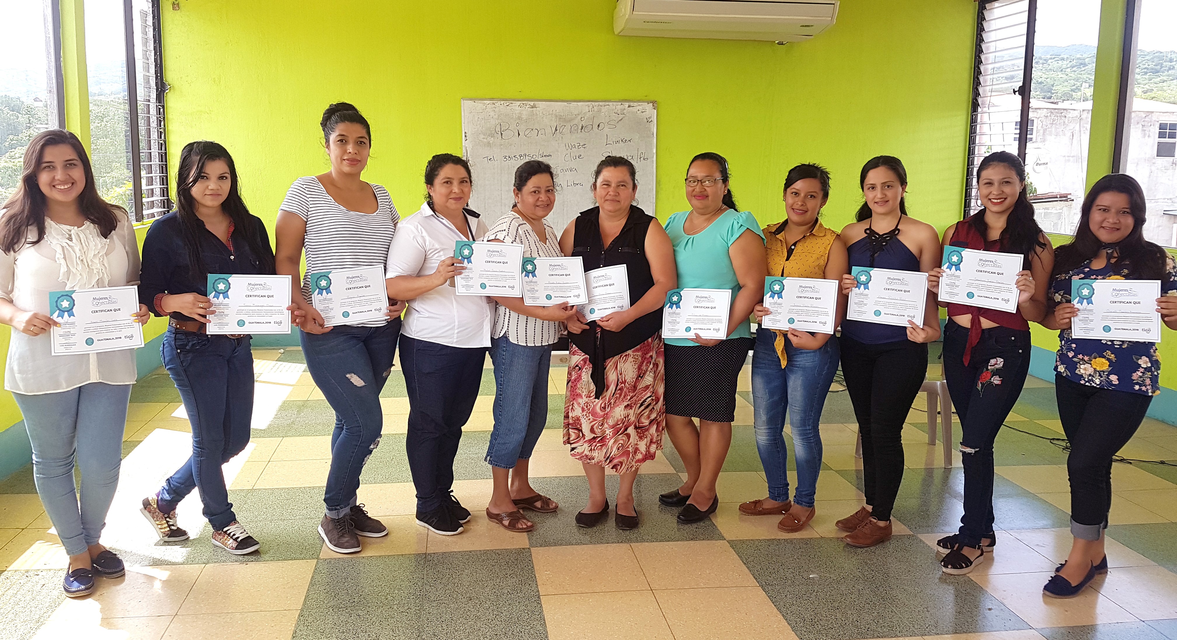 El Programa “Conectadas” fue creado en 2017 y beneficia cada año a más de 160 mil mujeres en Guatemala, Costa Rica, El Salvador, Honduras, Nicaragua, Panamá, Bolivia, Colombia y Paraguay, informó la compañía Tigo. (Foto, Prensa Libre: cortesía).