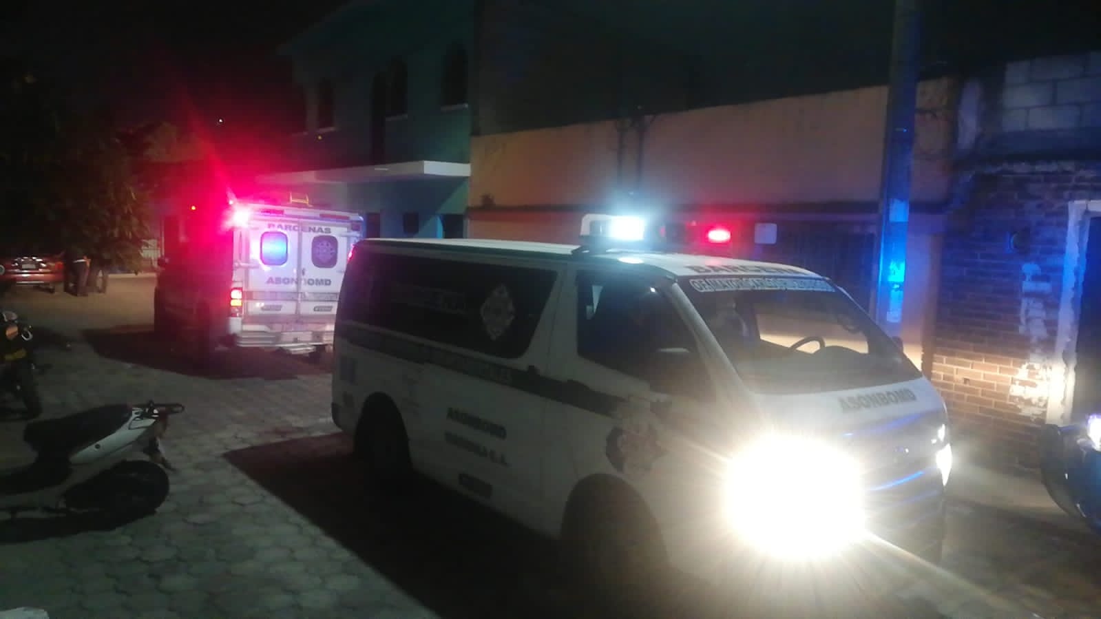 En el lugar murió una persona. (Foto Prensa Libre: PMT de Villa Nueva) 