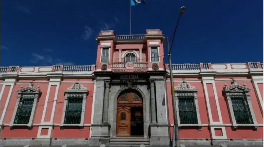 El TSE ha sido cuestionado por no interpretar de forma adecuada lo relativo a la propaganda ilegal de personas. (Foto Prensa Libre: Hemeroteca PL)