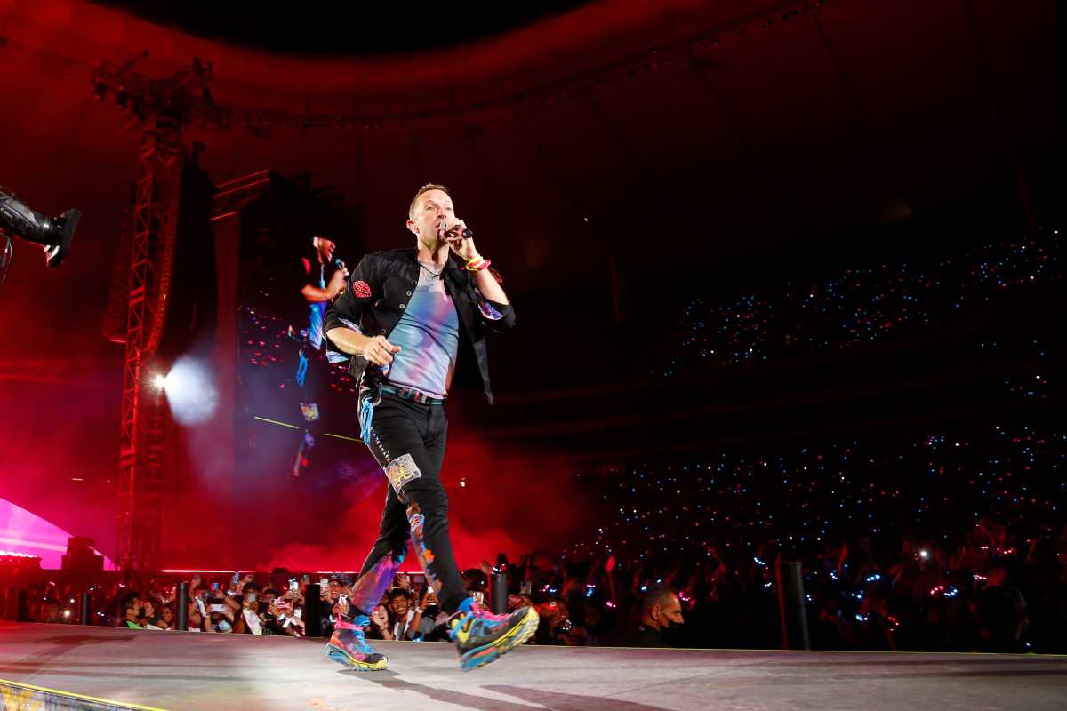 Al ritmo de Juan Gabriel: Chris Martin interpreta “Amor eterno” durante uno de los conciertos de Coldplay en México