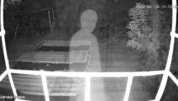 El video con el que joven asegura que un fantasma se apareció en su casa (y las teorías sobre el extraño movimiento) – Prensa Libre