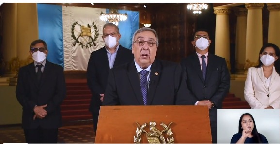 El ministro de Salud, Francisco Coma, anunció nuevas medidas relacionadas con la pandemia de coronavirus en Guatemala. (Foto Prensa Libre: Captura de Pantalla)